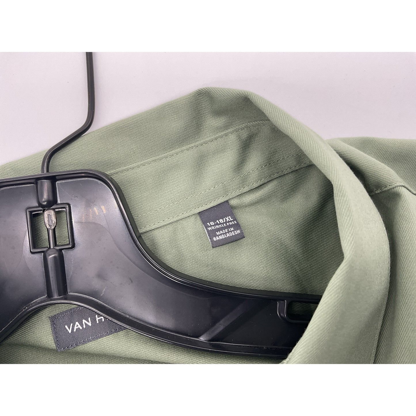 Van Heusen Women’s Long-Sleeve Dress Shirt XL (16–18)