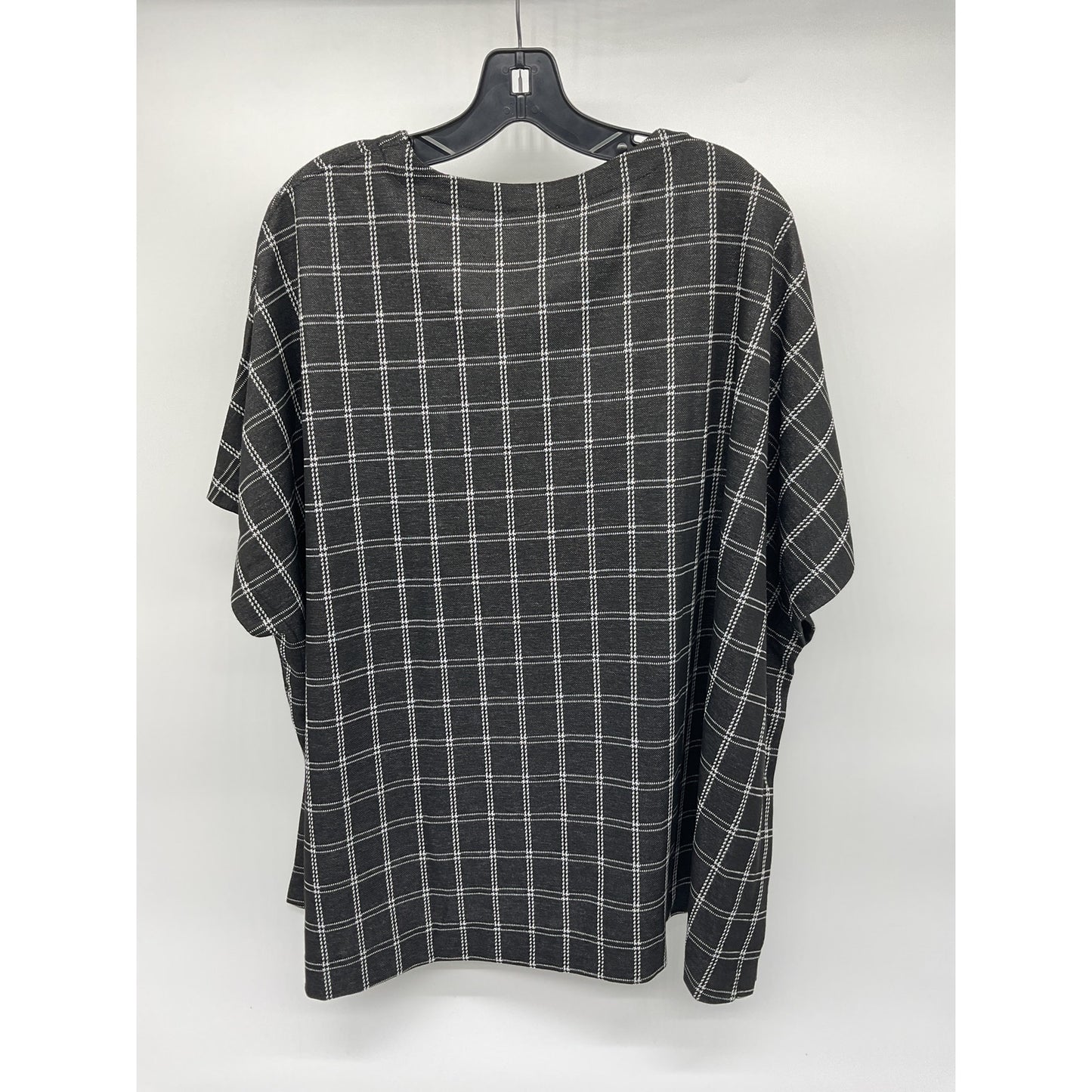 Van Heusen Women’s Plaid Stretch Top – M