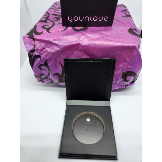 Younique ~ Moodstruck Pressed Shadow Single Compact