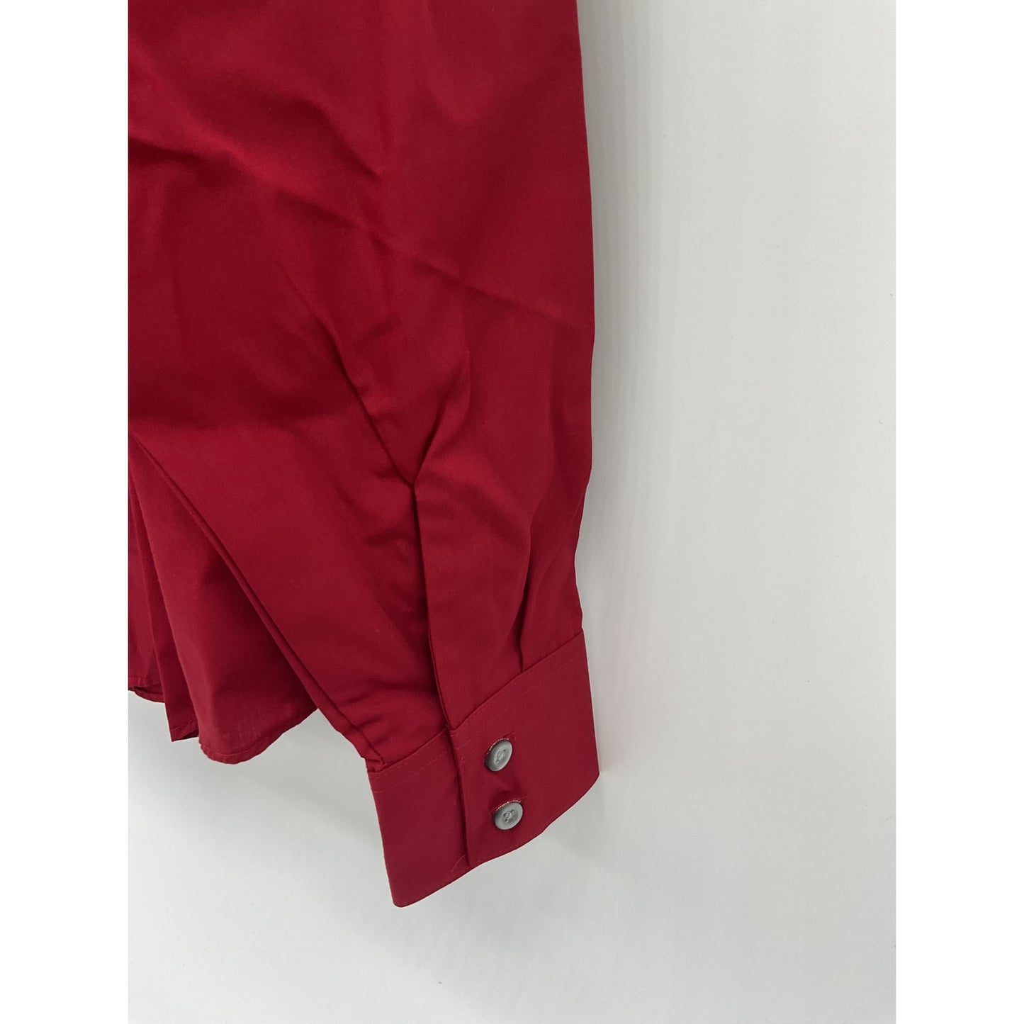 Van Heusen Women’s Button-Up Dress Shirt S (4–6)