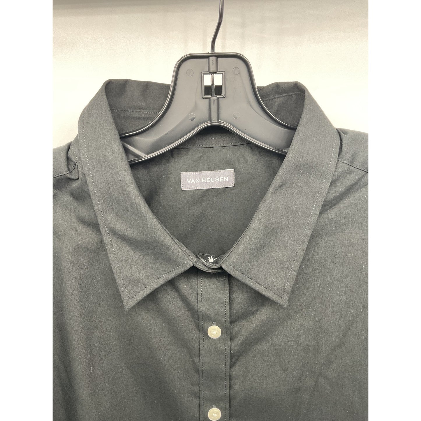 Van Heusen Women’s Button-Up Dress Shirt 2XL (20–22)