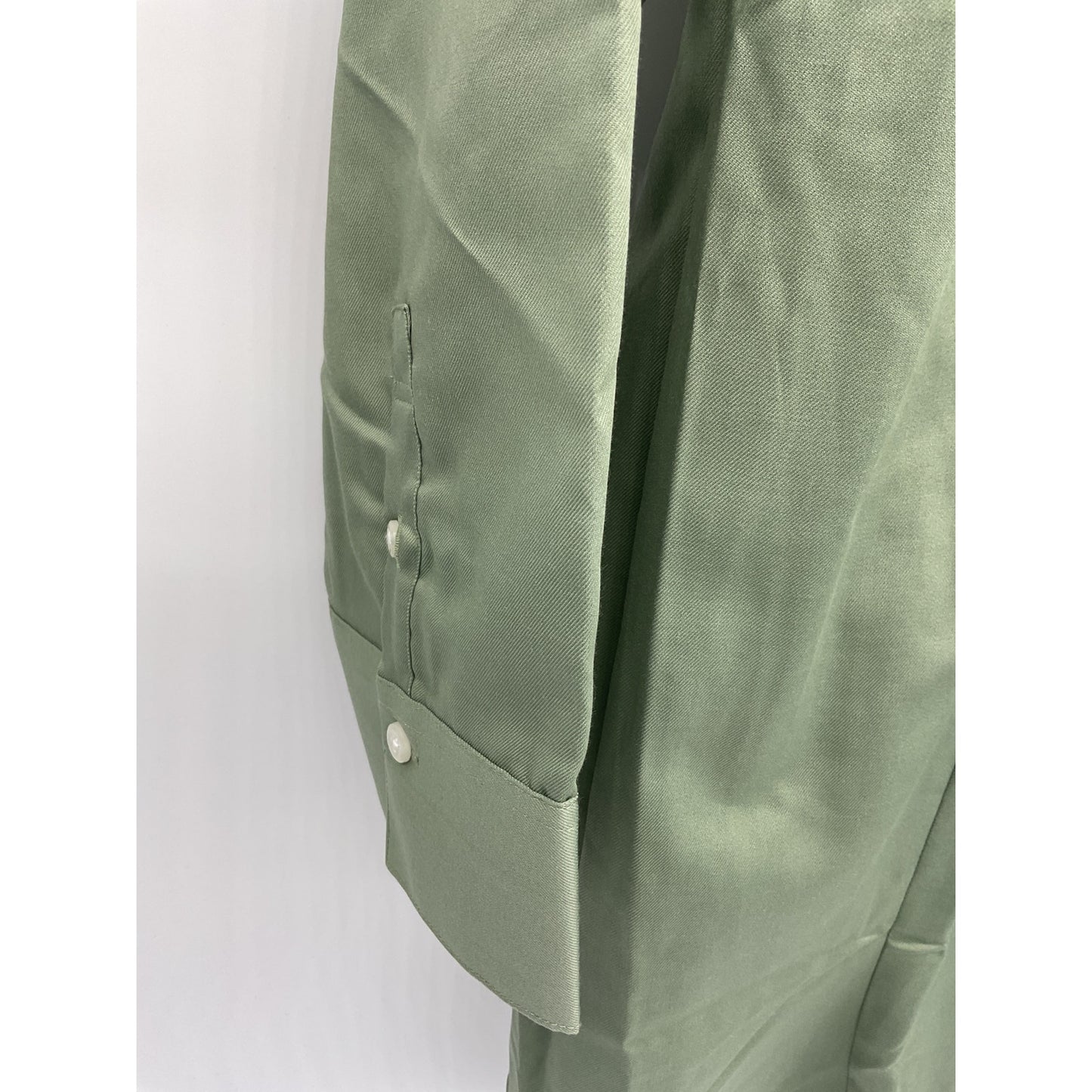 Van Heusen Women’s Long-Sleeve Dress Shirt XL (16–18)