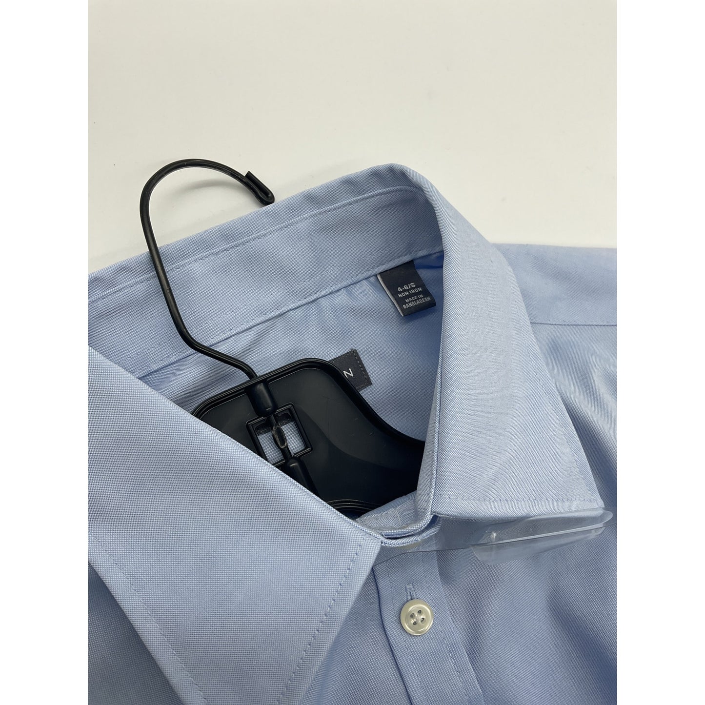 Van Heusen Women’s Button-Up Dress Shirt – S (4–6)