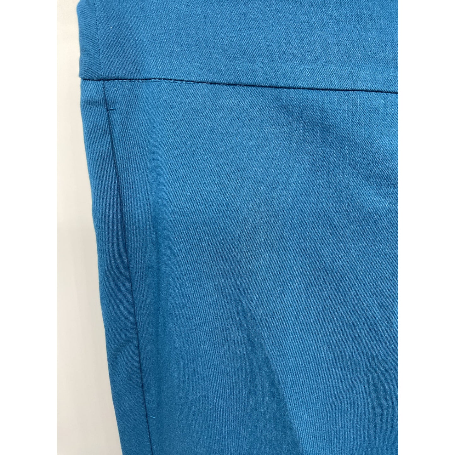 Van Heusen Super Stretch Pull-On Crop (0 Slim)