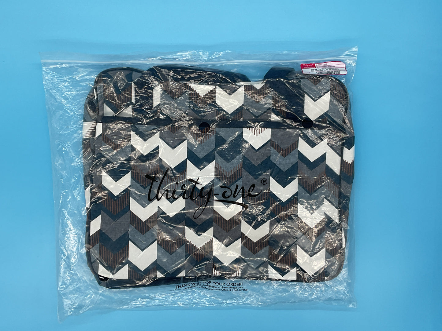 Thirty-One Gifts Away For The Weekender *Shades of Chevron*