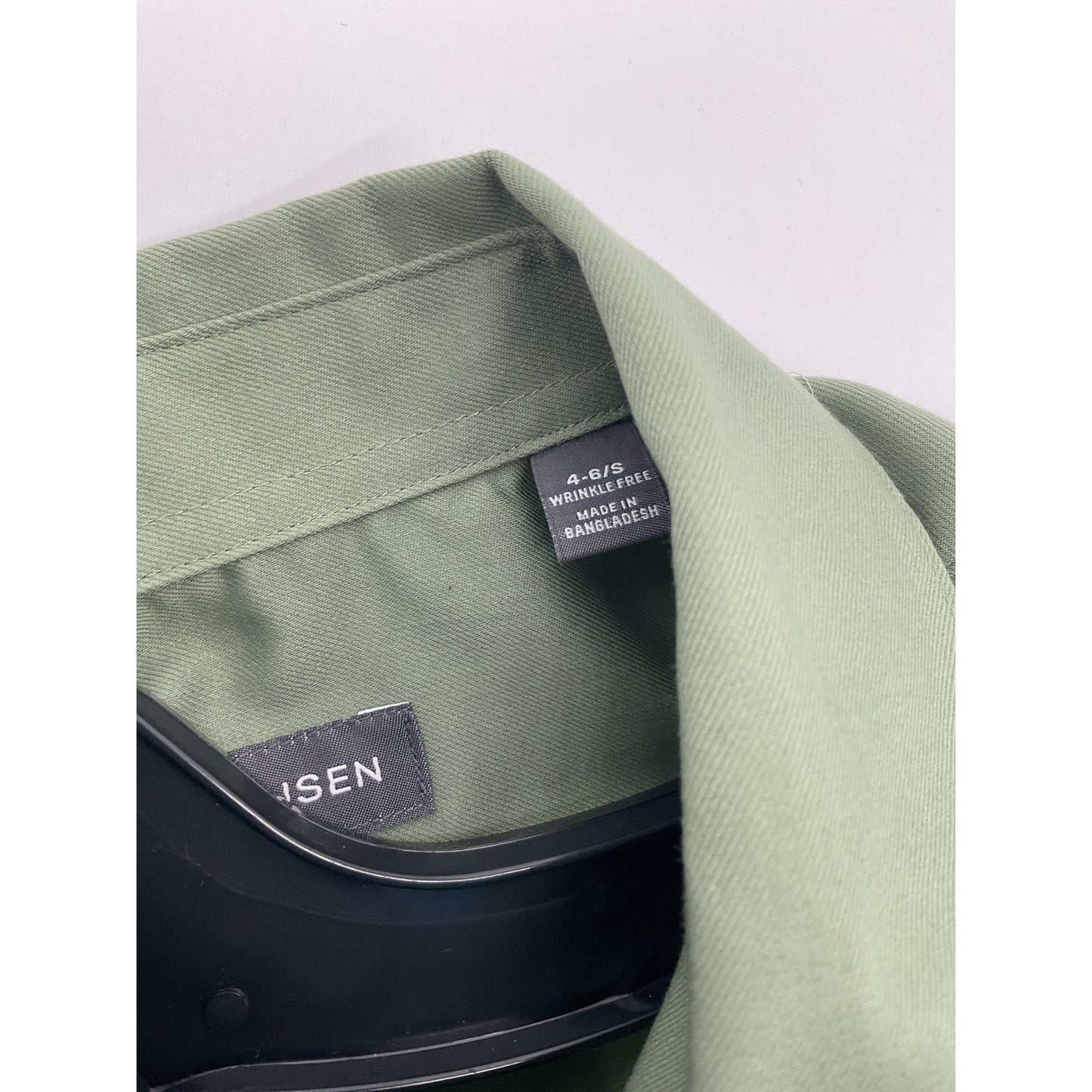 Van Heusen Women’s Button-Up Dress Shirt S (4–6)