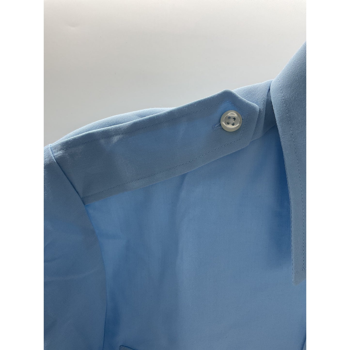 Van Heusen The Aviator Womens Button Up Size 10A-L/S