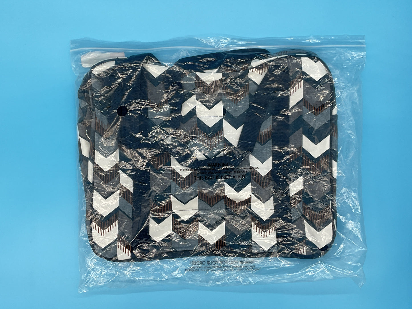 Thirty-One Gifts Away For The Weekender *Shades of Chevron*