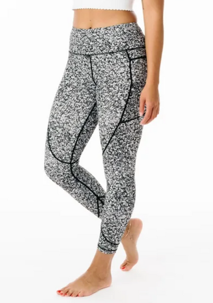 Zyia Active ~  Black Mosaic Pocket Soft n Snug Mid-Rise Leggings