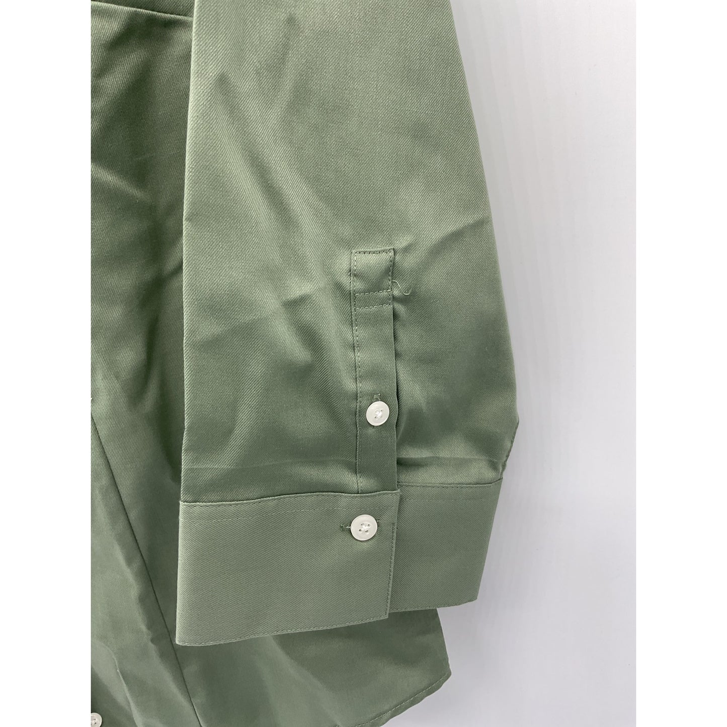 Van Heusen Women’s Button-Up Dress Shirt S (4–6)