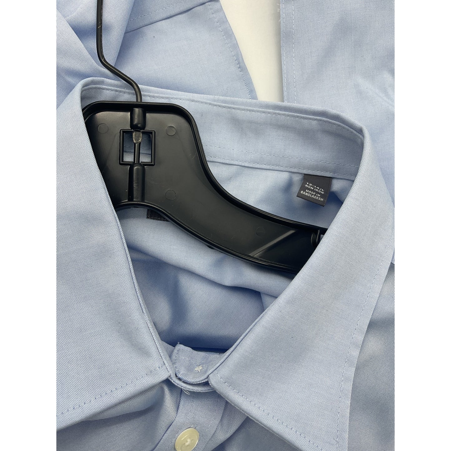 Van Heusen Women’s Long-Sleeve Dress Shirt – L (12–14)