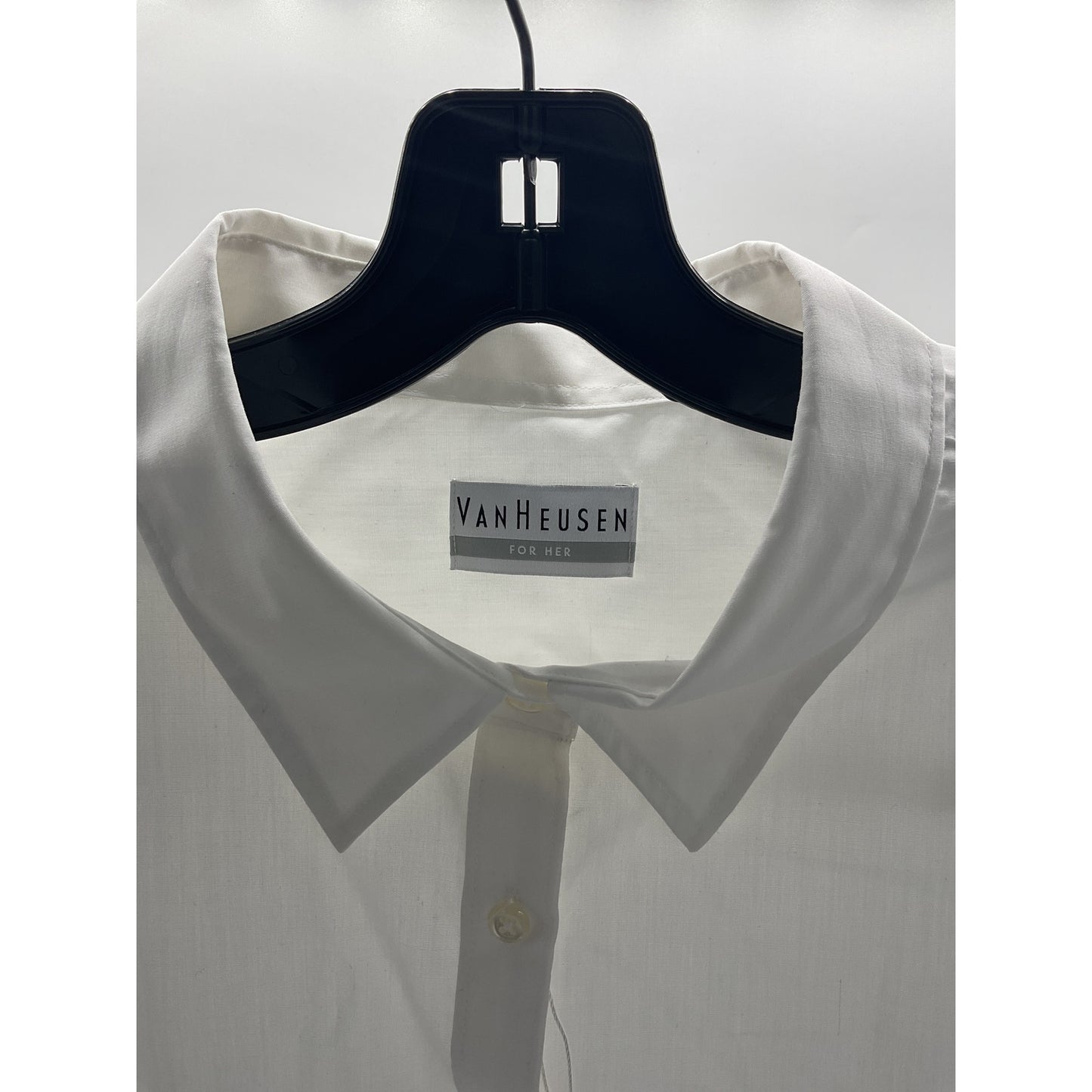 Van Heusen Women’s Long-Sleeve Dress Shirt – XXL (20–22)