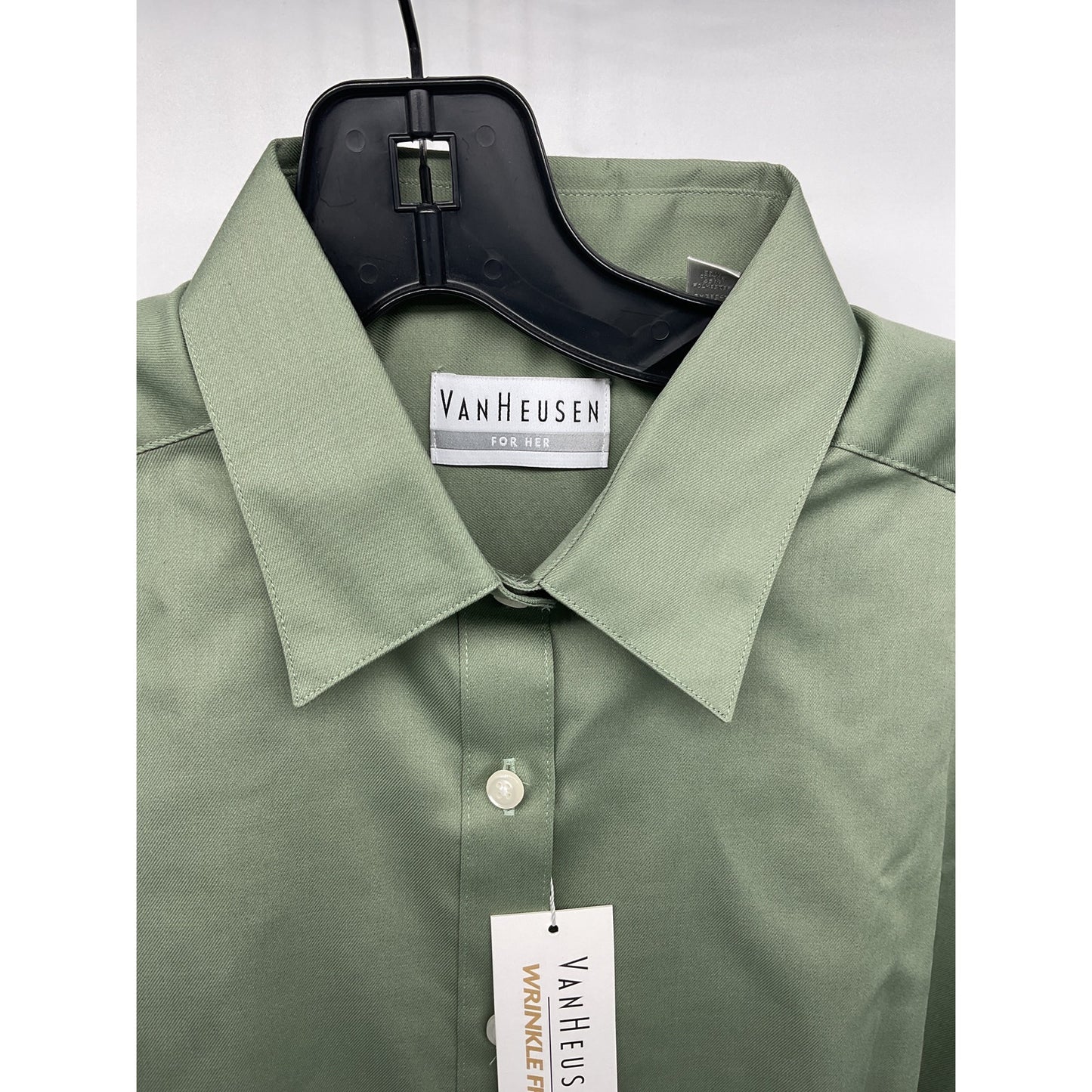 Van Heusen Women’s Button-Up Dress Shirt L (8–10)