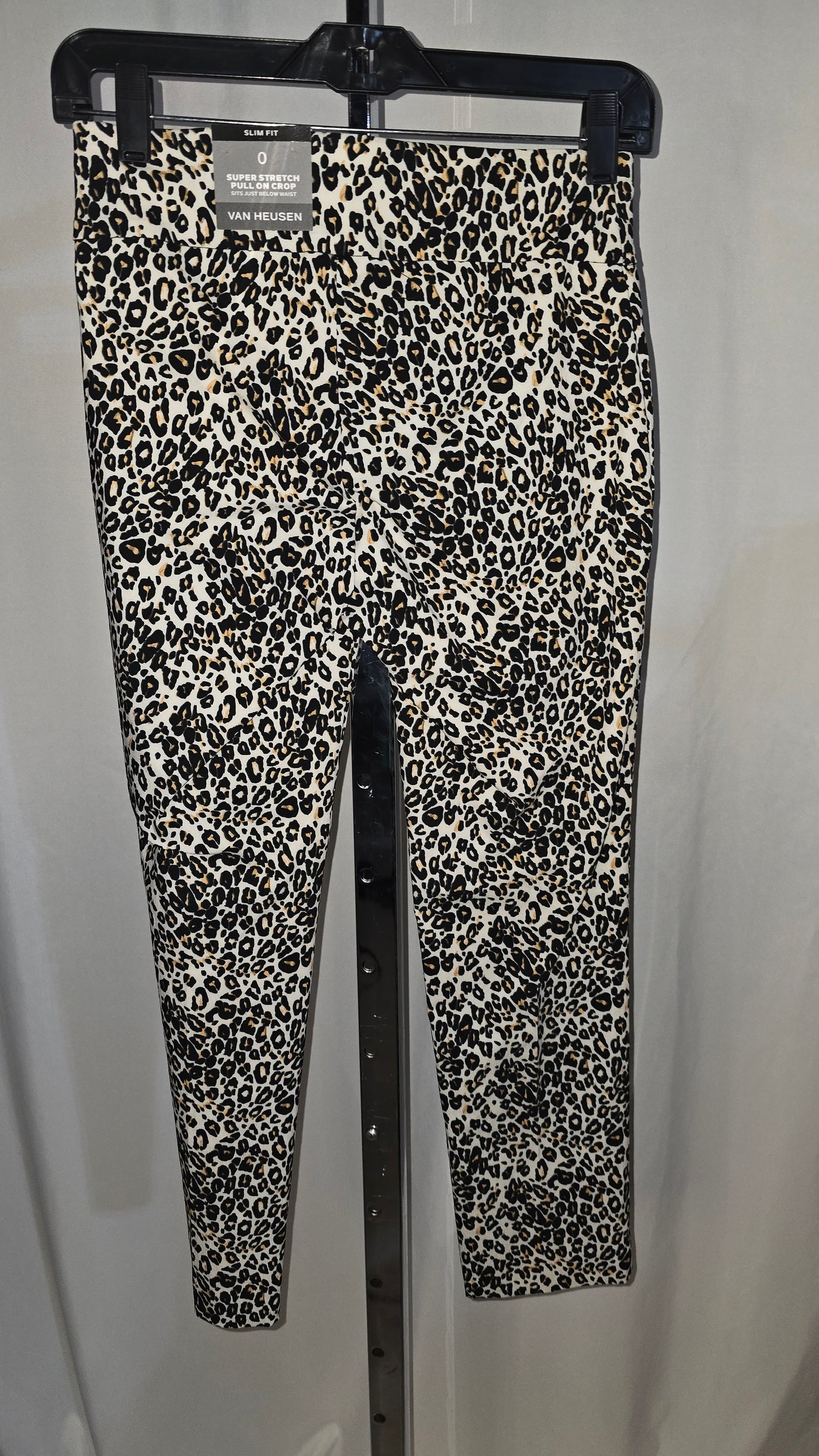 Van Heusen, Women's Slim Fit Super Stretch Pull-on Crop - Leopard Print - Size 0 - NWT