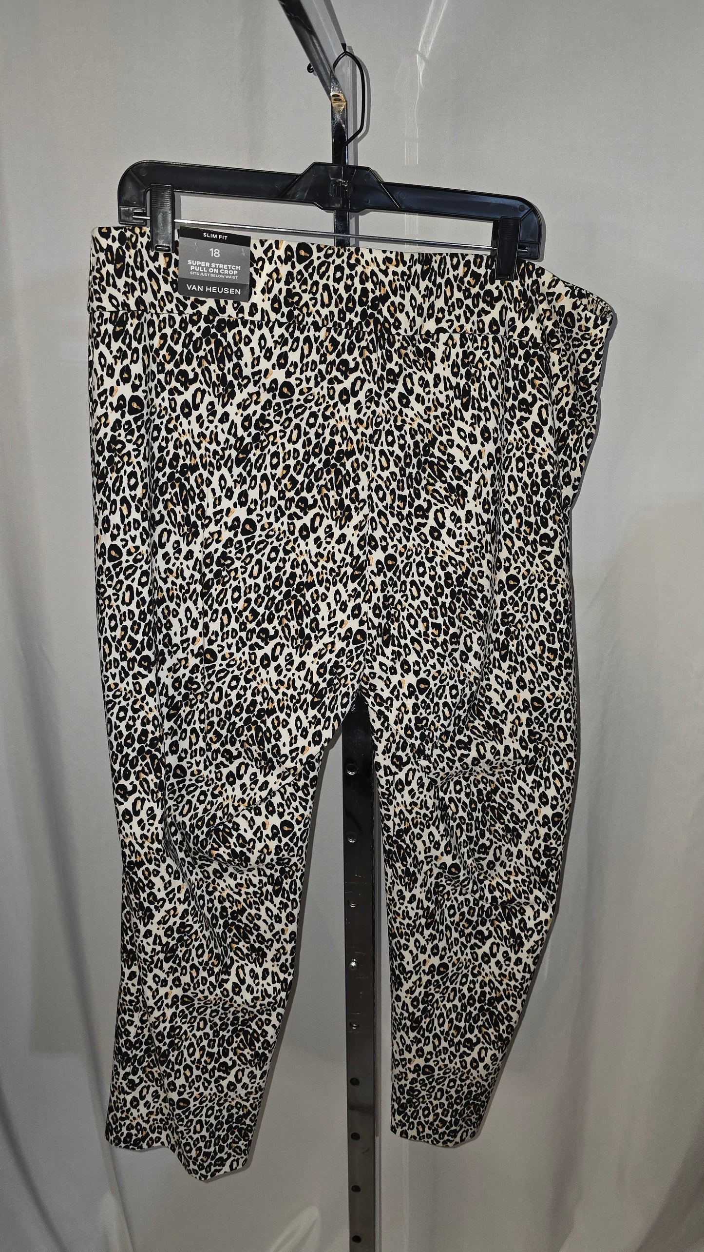 Van Heusen, Women's Slim Fit Super Stretch Pull-on Crop - Leopard Print - Size 18 - NWT