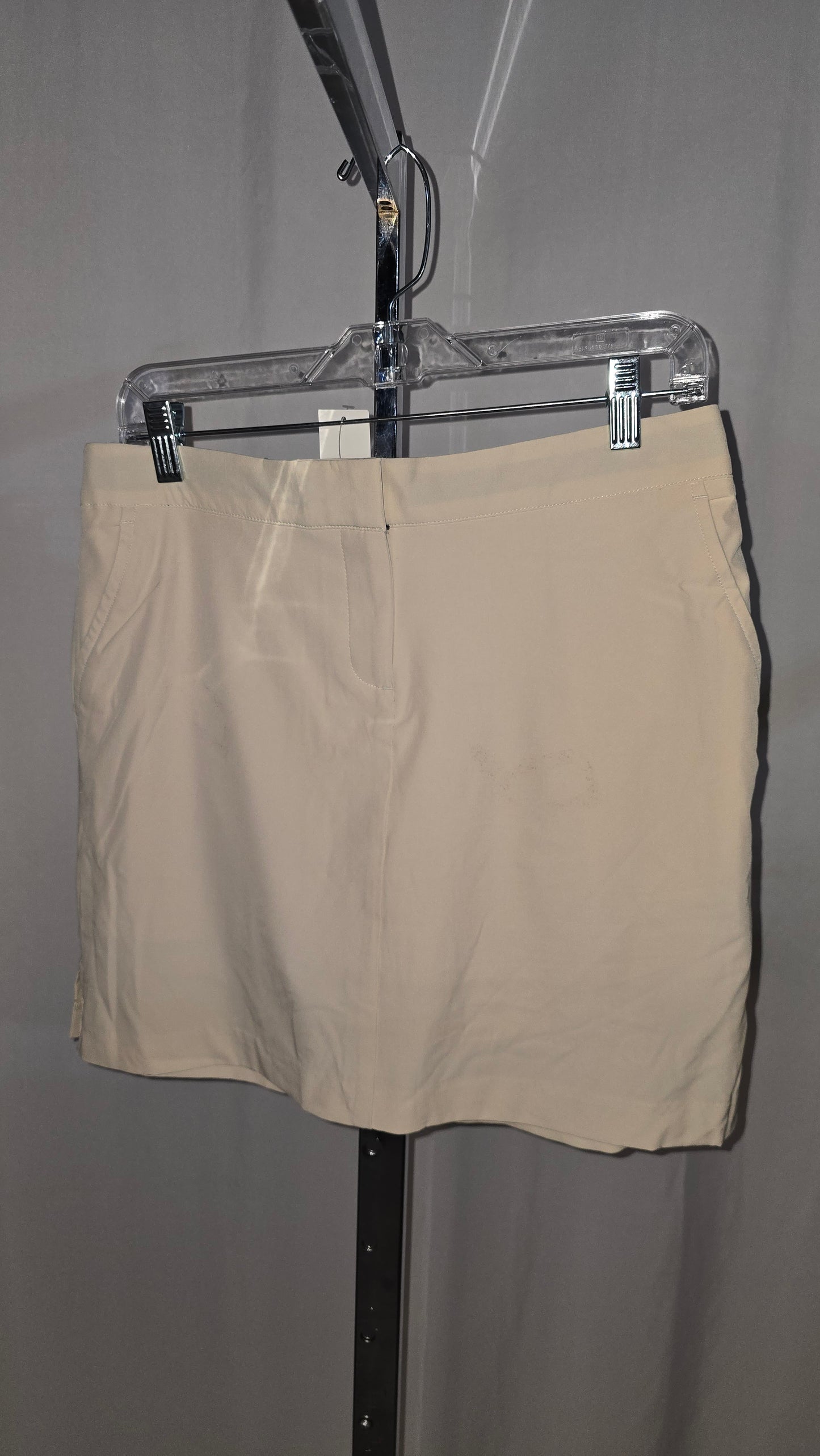 Izod Women's Golf Skort - Tan - Size 4 - NWT