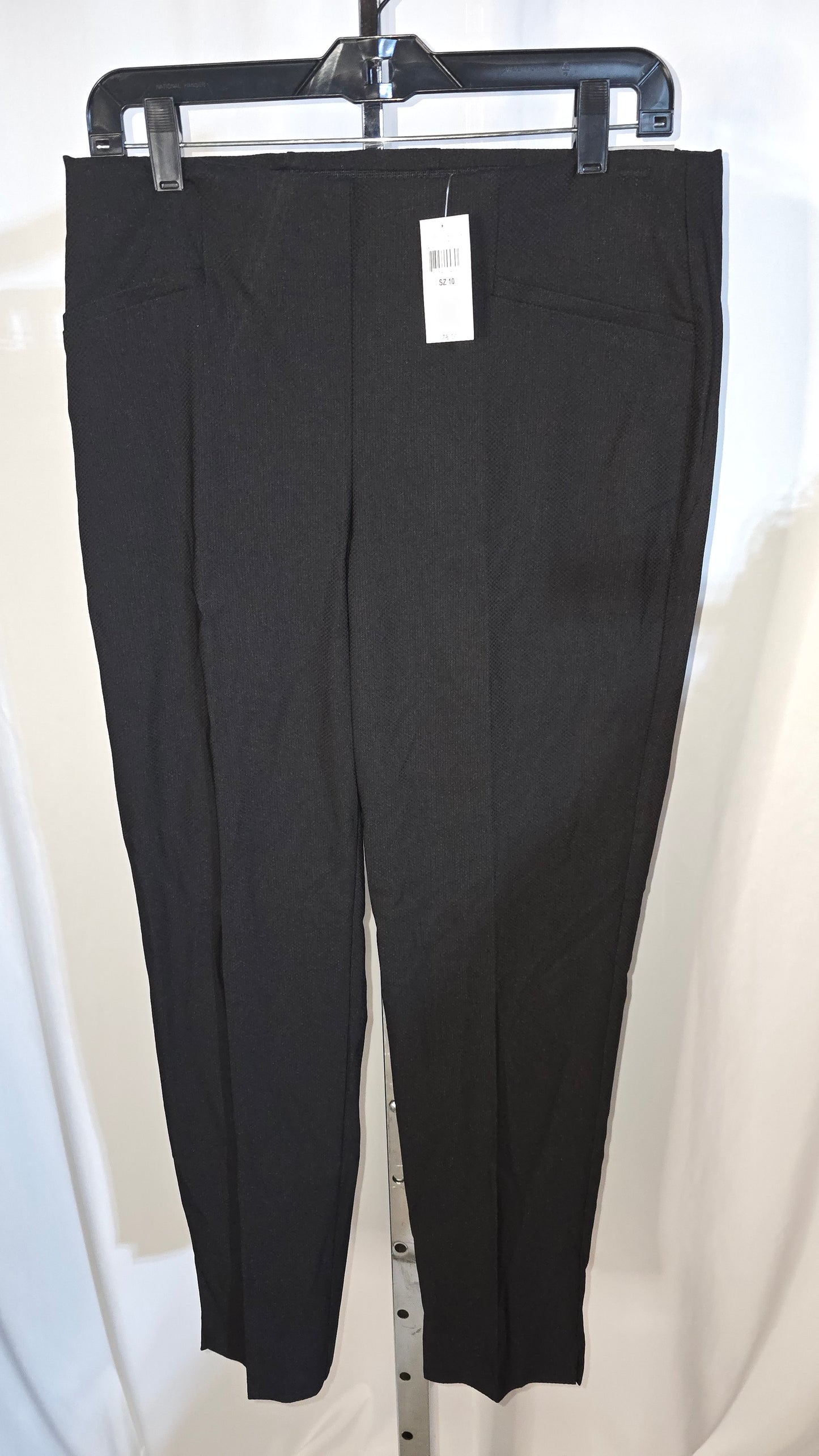 Van Heusen Women's Slim Fit, Super Stretch, Pull-on ankle Pants - Black - Size 10 regular- NWT