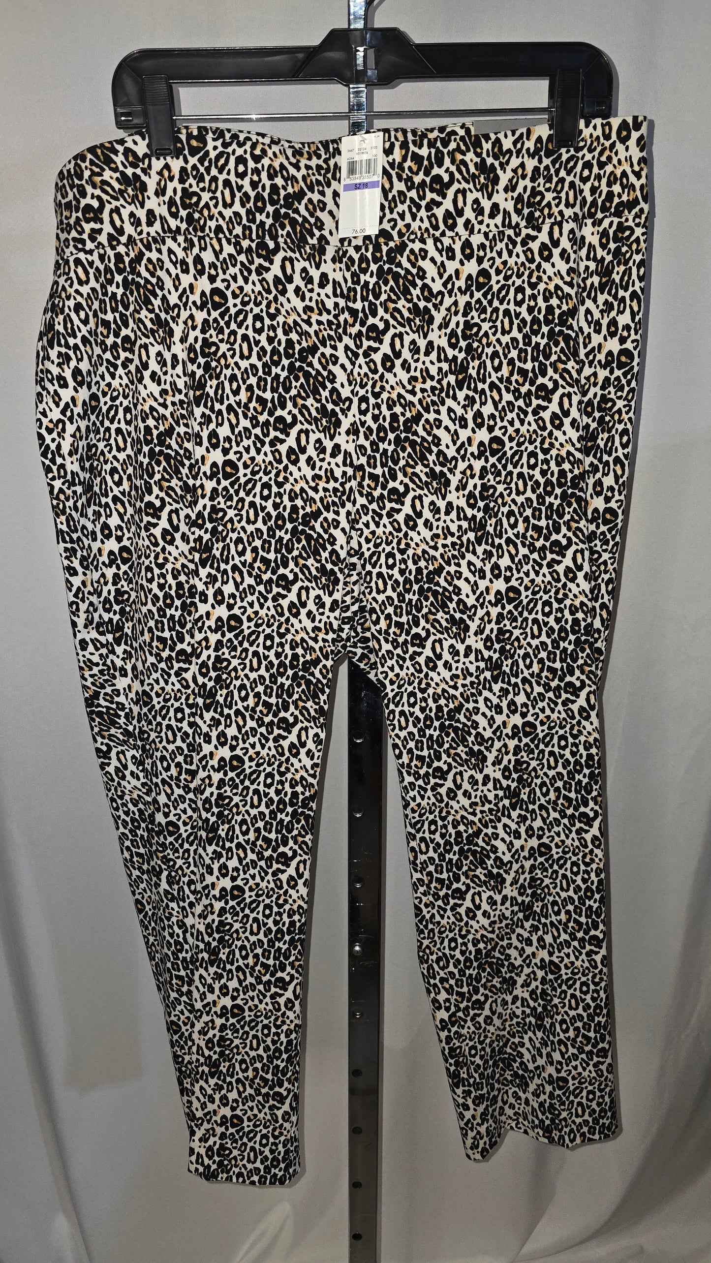 Van Heusen, Women's Slim Fit Super Stretch Pull-on Crop - Leopard Print - Size 18 - NWT