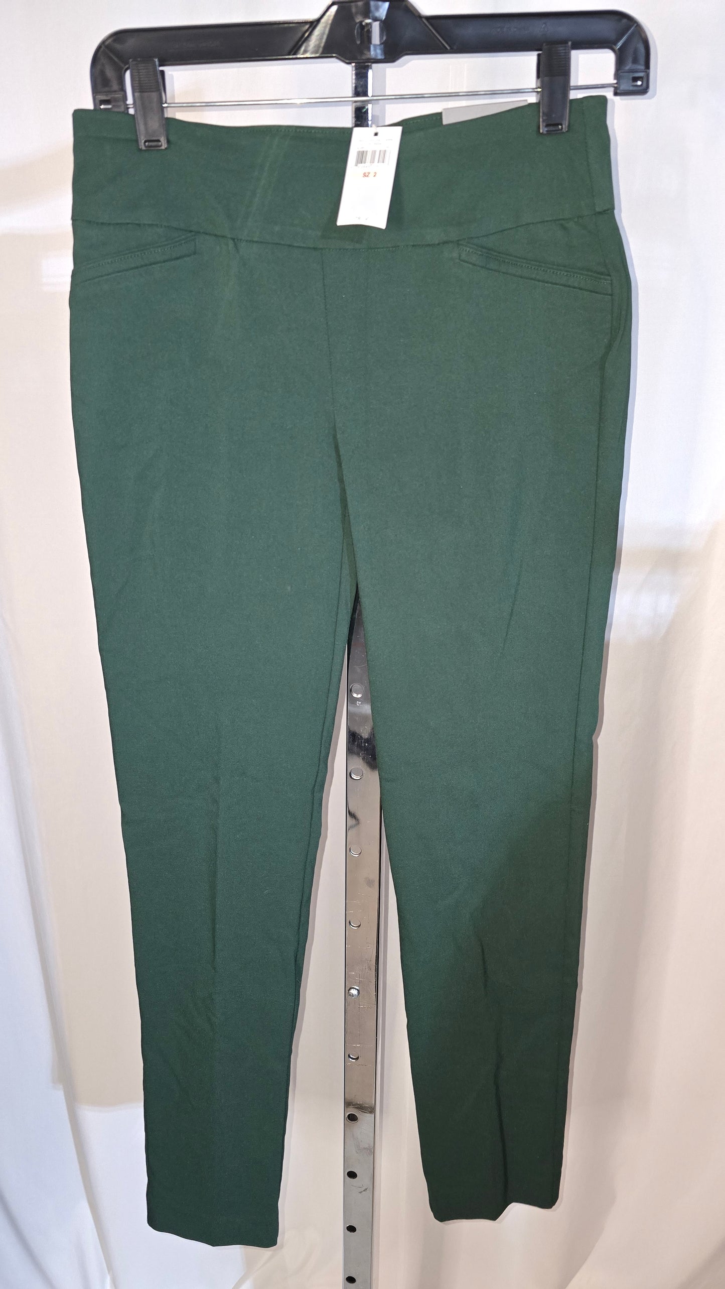 Van Heusen Women's super stretch, pull on pant, Slim Fit Pant - Green - Size 2 regular - NWT