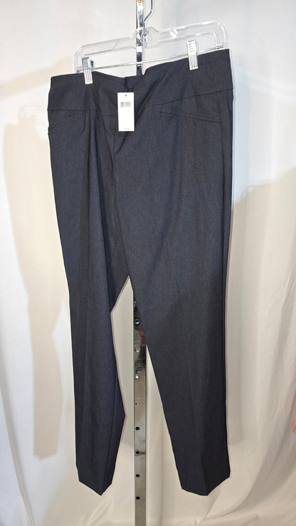 Van Heusen, Women's Slim Fit Super Stretch Pull-on Pant - Black - Size 12 regular - NWT