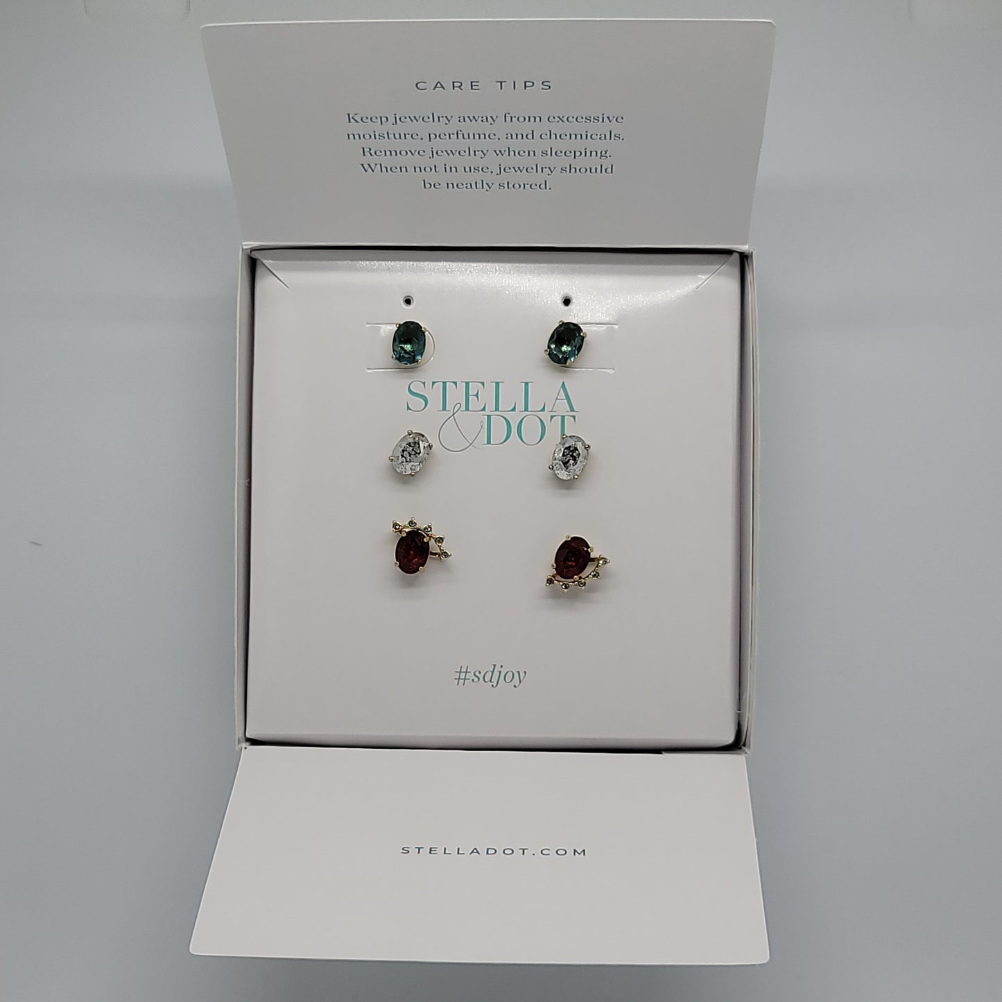 Halo oval Jewel stud set by Stella & Dot