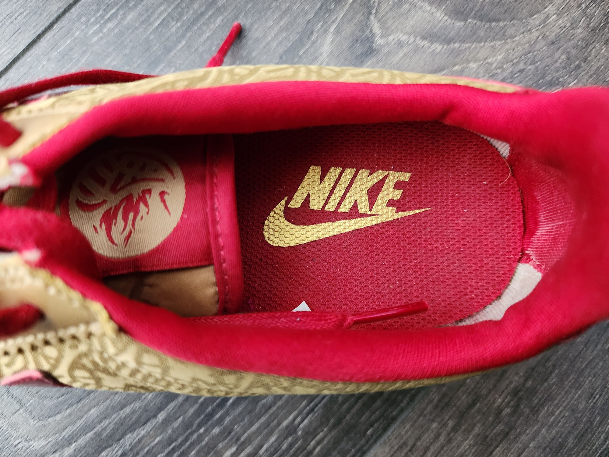 Nike cortez hot sale red velvet